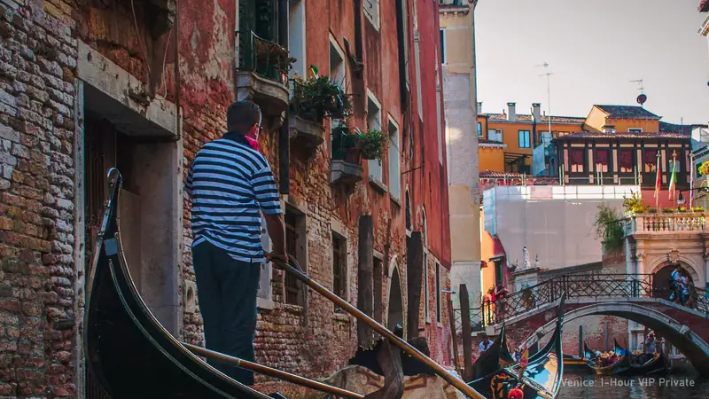 Romantic Gondola Ride in Venice: Private Boat with Prosecco — photo from the booking listing, Venice Gondola, Venice