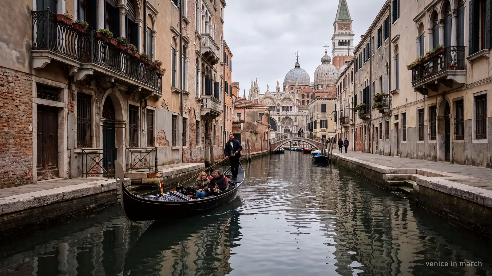 Venice Gondola, Venice: venice in march 2027: weather, easter and gondola rides
