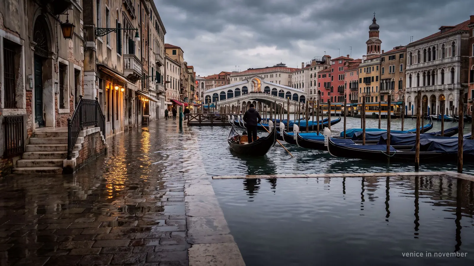 Venice Gondola, Venice: venice in november 2026: weather, acqua alta and gondolas