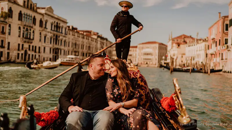 Venice Gondola Photoshoot: Private Ride with a Photographer — photo from the booking listing, Venice Gondola, Venice
